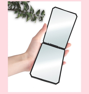 조정 가능한 컴팩트 레이디 드레싱 미러, 심장 모양의 LED 라이트와 커스텀 디자인